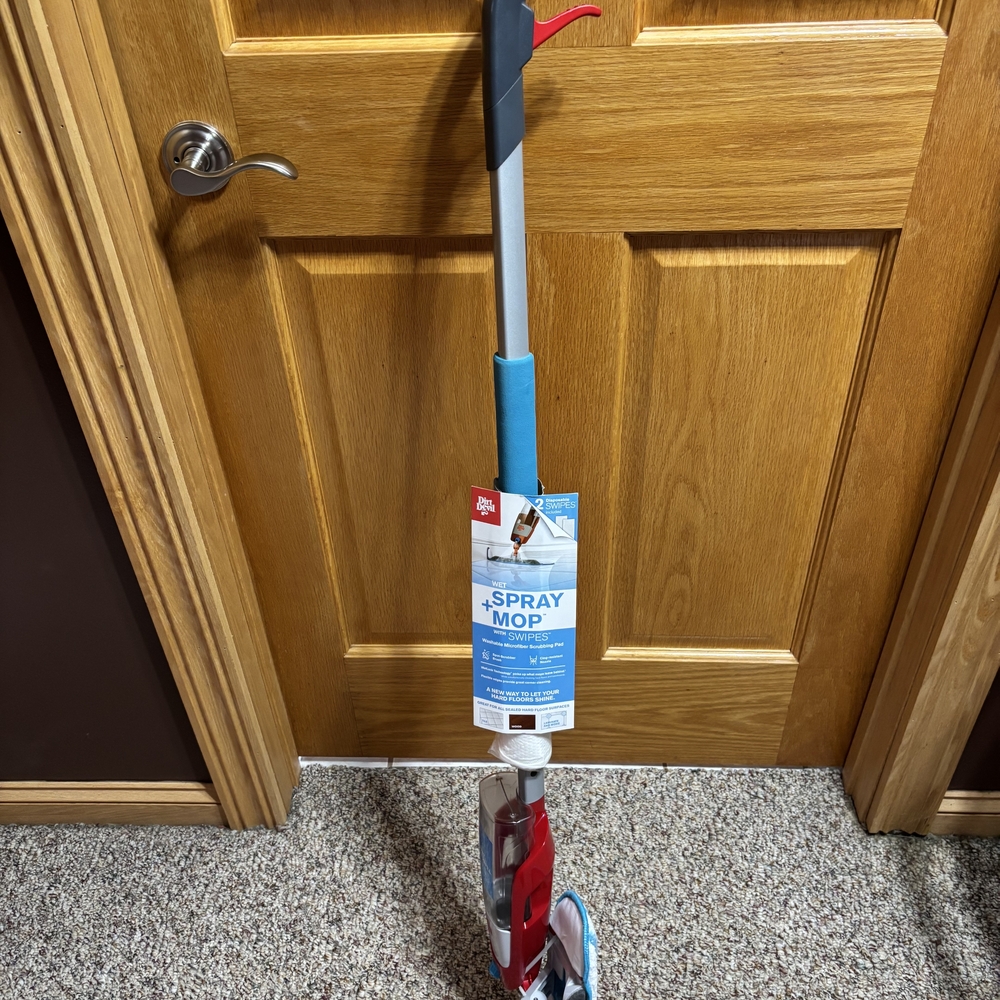 Dirt Devil Red and Blue Spray Mop
